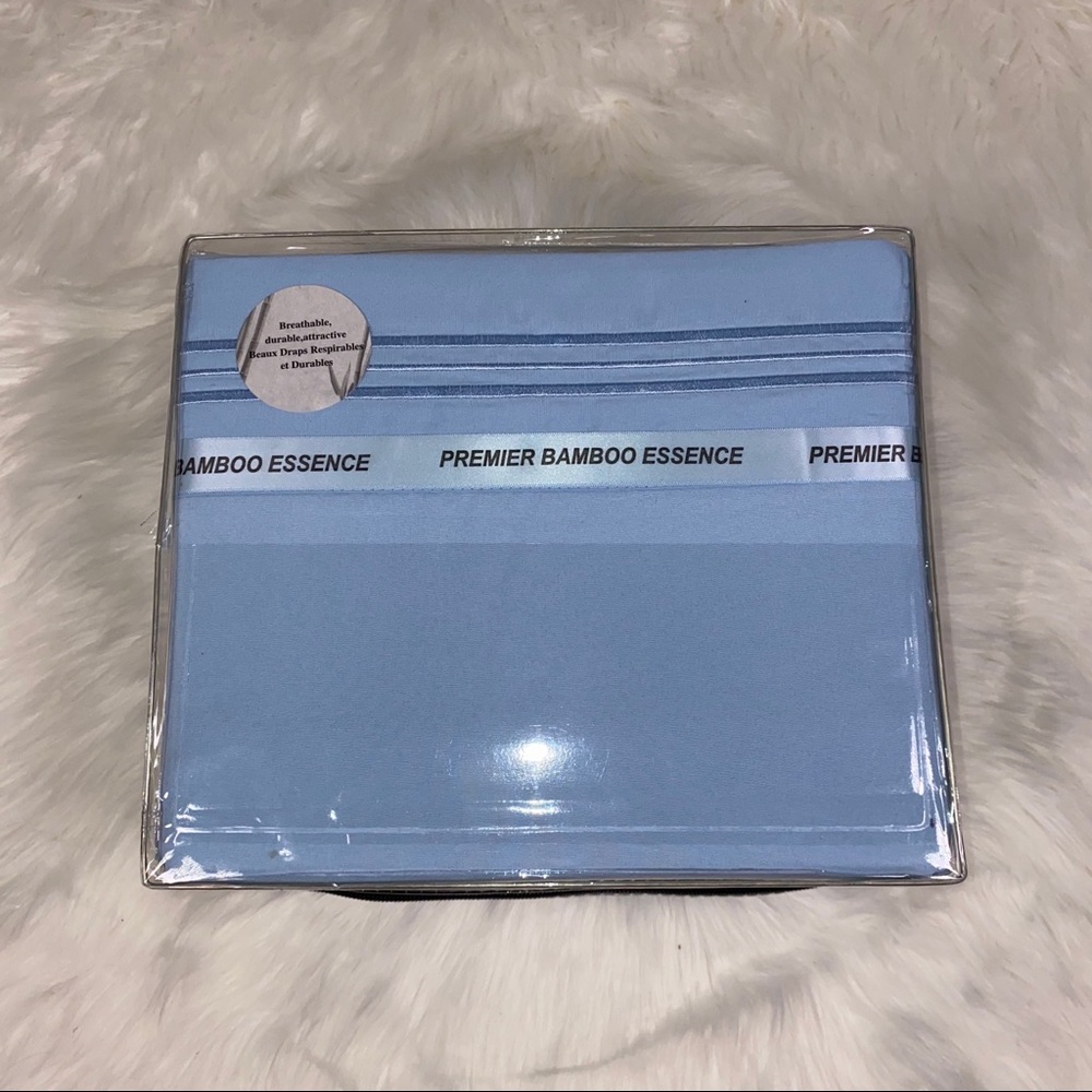 ✨SALE✨King 4pc Baby Blue Bedsheets - Picture 2 of 5